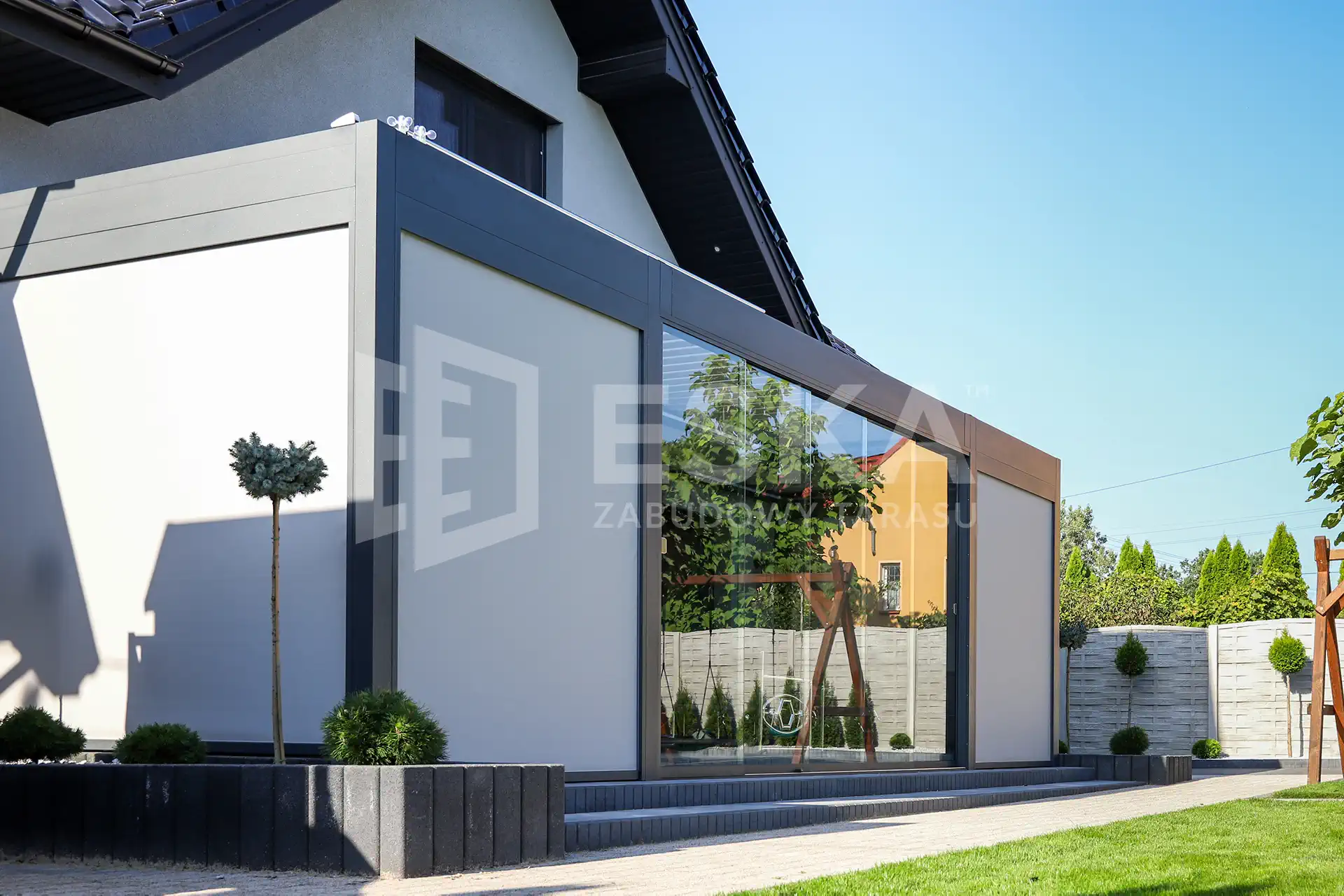 Tarasy zadaszenia z aluminiowymi ściankami przesuwnymi – ESKA Zabudowy Tarasu