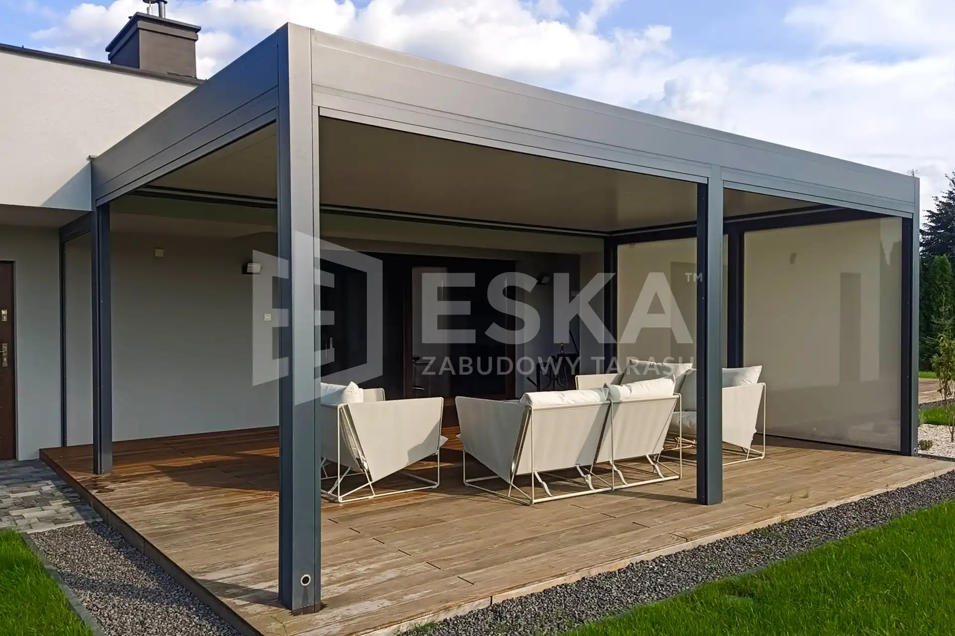 Pergola tarasowa przyścienna, Atmosfera na życie w ogrodzie – Eska Zabudowy Tarasu