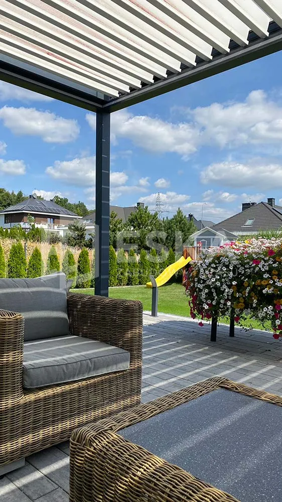 Pergola tarasowa przyścienna, Atmosfera na życie w ogrodzie – Eska Zabudowy Tarasu